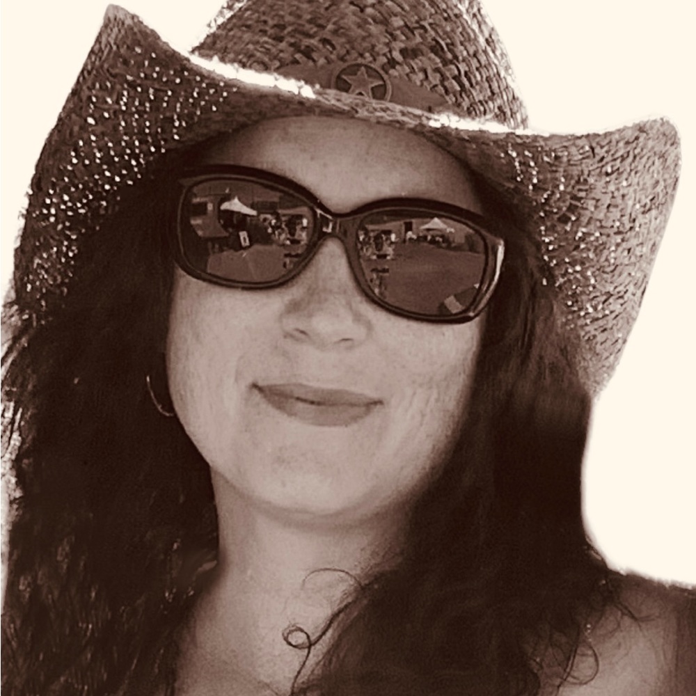 Meet your Posher, Laurie